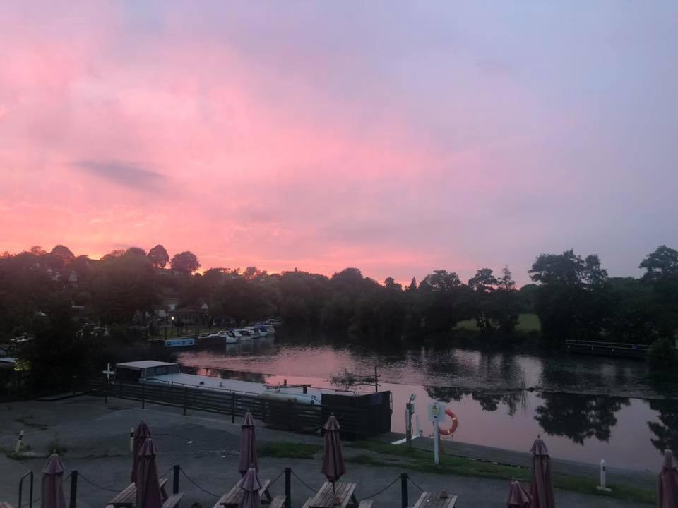 The Riverside Inn Saltford Экстерьер фото