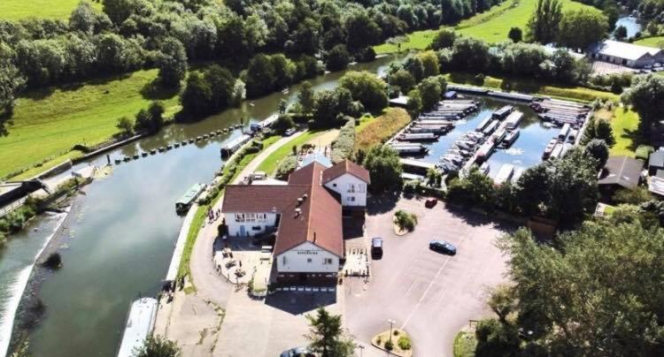 The Riverside Inn Saltford Экстерьер фото