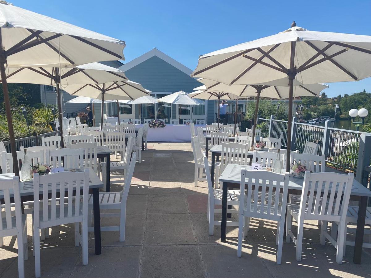 The Riverside Inn Saltford Экстерьер фото