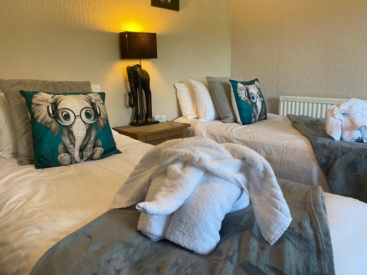 The Riverside Inn Saltford Экстерьер фото