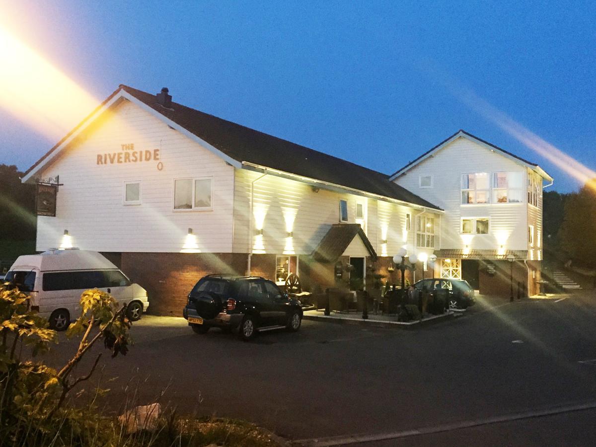 The Riverside Inn Saltford Экстерьер фото