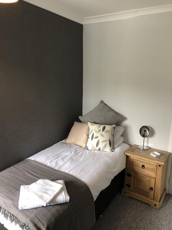 The Riverside Inn Saltford Экстерьер фото