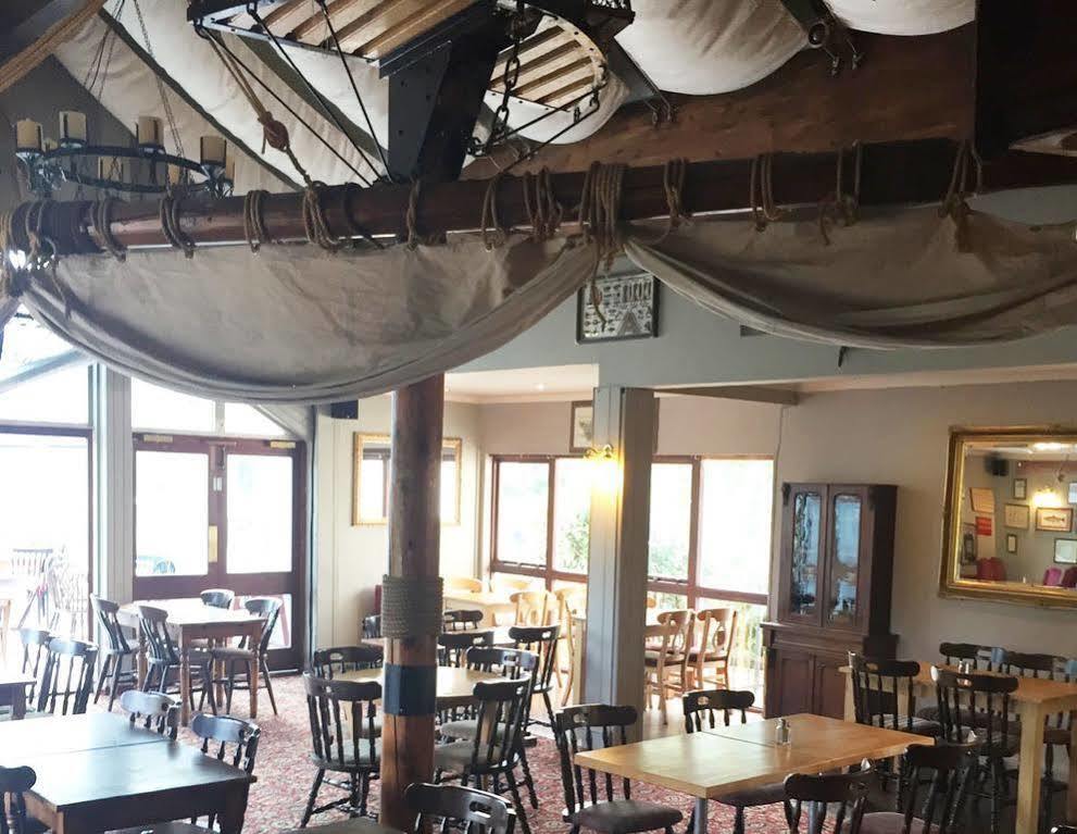 The Riverside Inn Saltford Экстерьер фото