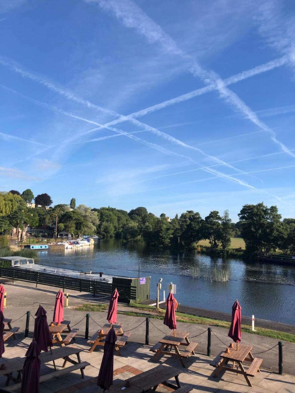 The Riverside Inn Saltford Экстерьер фото
