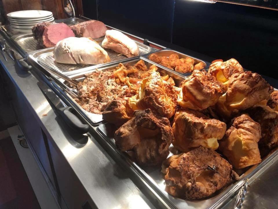 The Riverside Inn Saltford Экстерьер фото